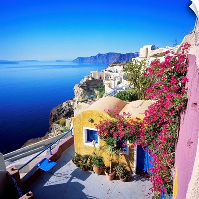 Greece, Aegean islands, Cyclades, Santorini, Oia, traditional houses and the crater