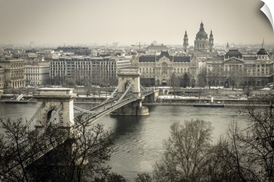 Hungary, Budapest, Chain Bridge, Winter View Across River Danube And Chain Bridge