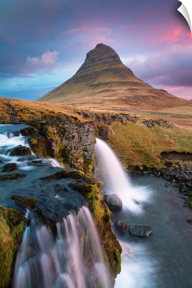 Iceland, West Iceland, Snaefellsnes, Kirkjufell Mountain and Kirkjufelfoss Waterfall.