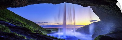 Iceland, South Iceland, Seljalandsfoss waterfall