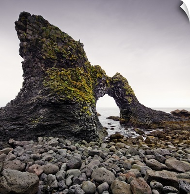 Iceland, West Iceland, Snaefellsnes, Natural Rock arch at Arnastapi