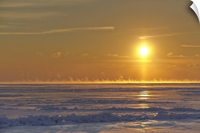 Illinois, Chicago, Lake Michigan at sunrise