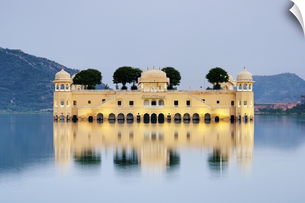 India, Rajasthan, Jaipur, Jal Mahal at Man Sager Lake.