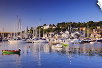 Ireland, Cork, Kinsale, View of the Kinsale Harbour with the seafront