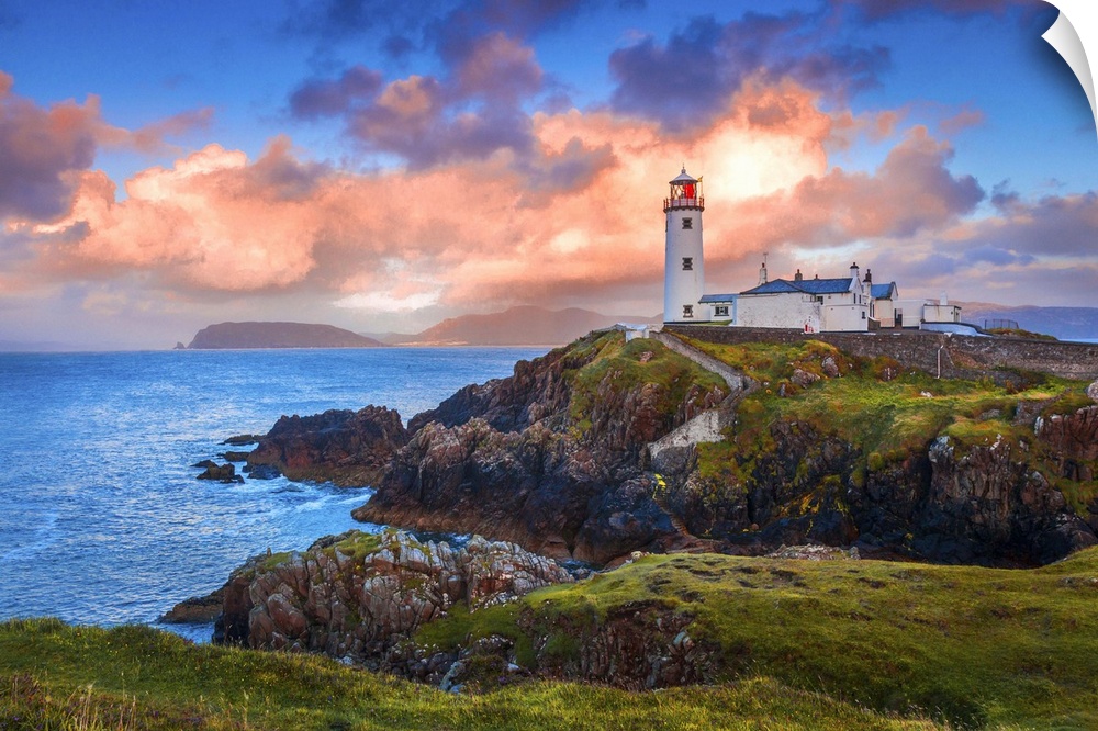 Ireland, Donegal, Fanad Head lighthouse at sunrise.