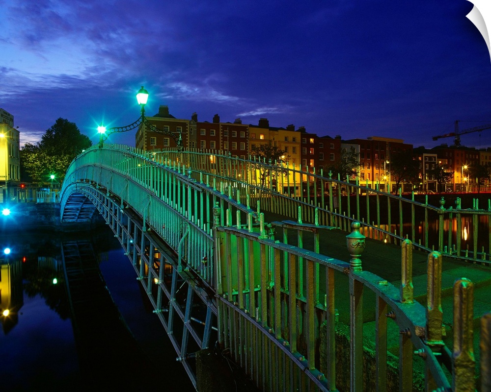 Ireland, Dublin, Half penny Bridge, night view
