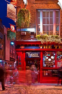Ireland, Dublin, Temple Bar by night