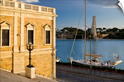 Italy, Apulia, Brindisi, View of Sailor Monument from the Romans columns stairs