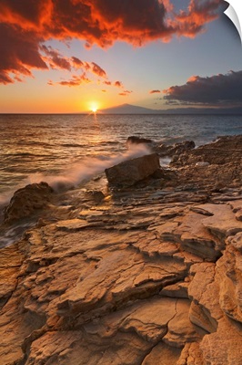 Italy, Calabria, Mediterranean sea, Leucopetra Cliffs at sunset