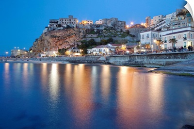 Italy, Calabria, Tyrrhenian coast, Sant'Eufemia Gulf, Pizzo, Harbor