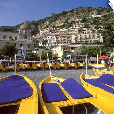 Italy, Campania, Positano, Amalfi coast, beach and town