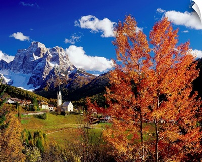 Italy, Dolomites, Mt. Pelmo, Cadore, Santa Lucia village and Mount Pelmo