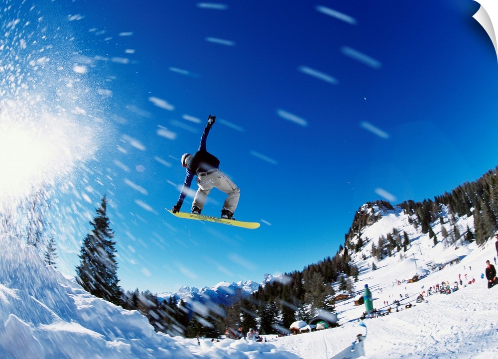 Italy, Italia, Veneto, Snowboarding on Monte Civetta