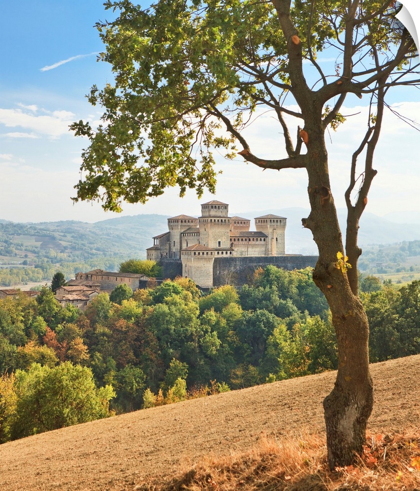 Italy, Emilia-Romagna, Parma district, Langhirano, Torrechiara Castle.