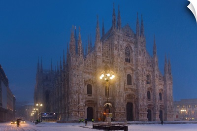 Italy, Lombardy, Milan Cathedral, the square and cathedral during snow season