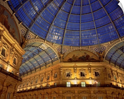 Italy, Lombardy, Milan, Galleria Vittorio Emanuele II, covered gallery, glass roof