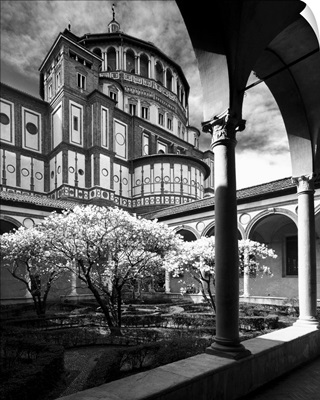 Italy, Lombardy, Milan, Santa Maria delle Grazie, the little cloister and Basilica