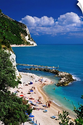 Italy, Marches, Parco del Conero, Adriatic sea, Ancona district, Grotta Urbani beach