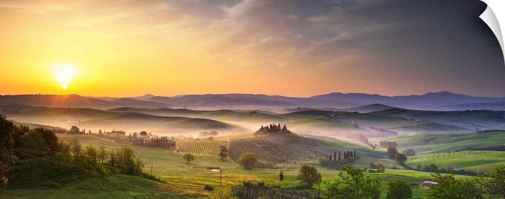 Italy, Tuscany, Siena district, Orcia Valley, San Quirico d'Orcia, Dawn.