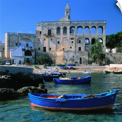 Italy, Puglia, Mola di Bari, Mola di Bari, little port