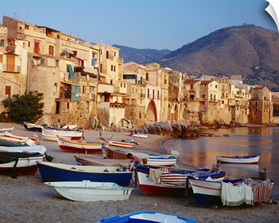 Italy, Sicily, Palermo, Cefalu, view of the harbor