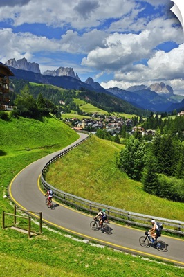 Italy, Trentino-Alto Adige, Catinaccio, Larsec e Sassolungo in the background