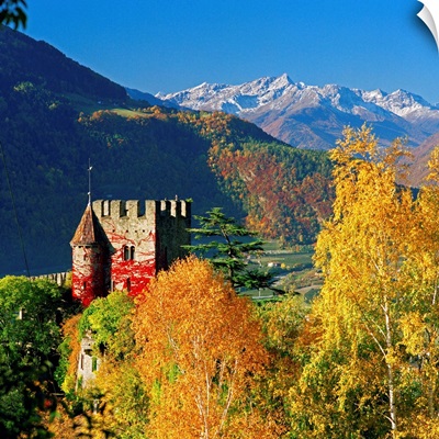 Italy, Trentino-Alto Adige, South Tyrol, Alps, Merano, Tirolo, Fontana castle