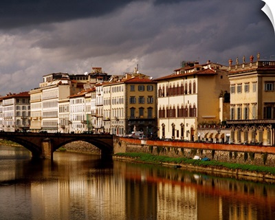Italy, Tuscany, Florence, Buildings along the River Arno