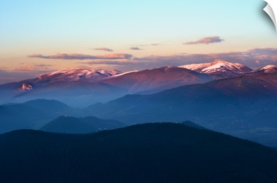 Italy, Umbria, Apennines, Terni district, Valnerina, View at sunset during the winter