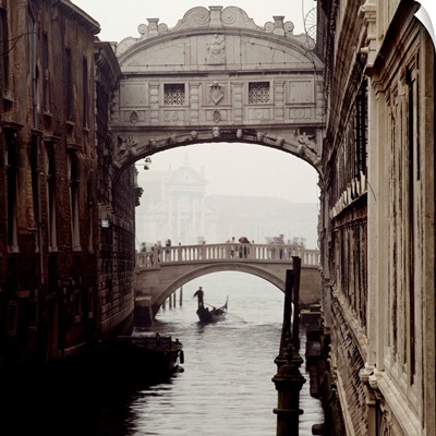 Italy, Veneto, Venice, Ponte dei Sospiri (Bridge of Sighs)