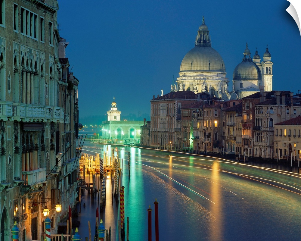 Italy, Venice, Canal Grande and Santa Maria della Salute Church