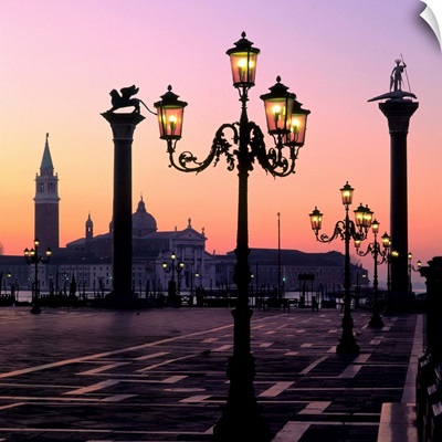 Italy, Venice, Piazzetta towards San Giorgio, sunrise