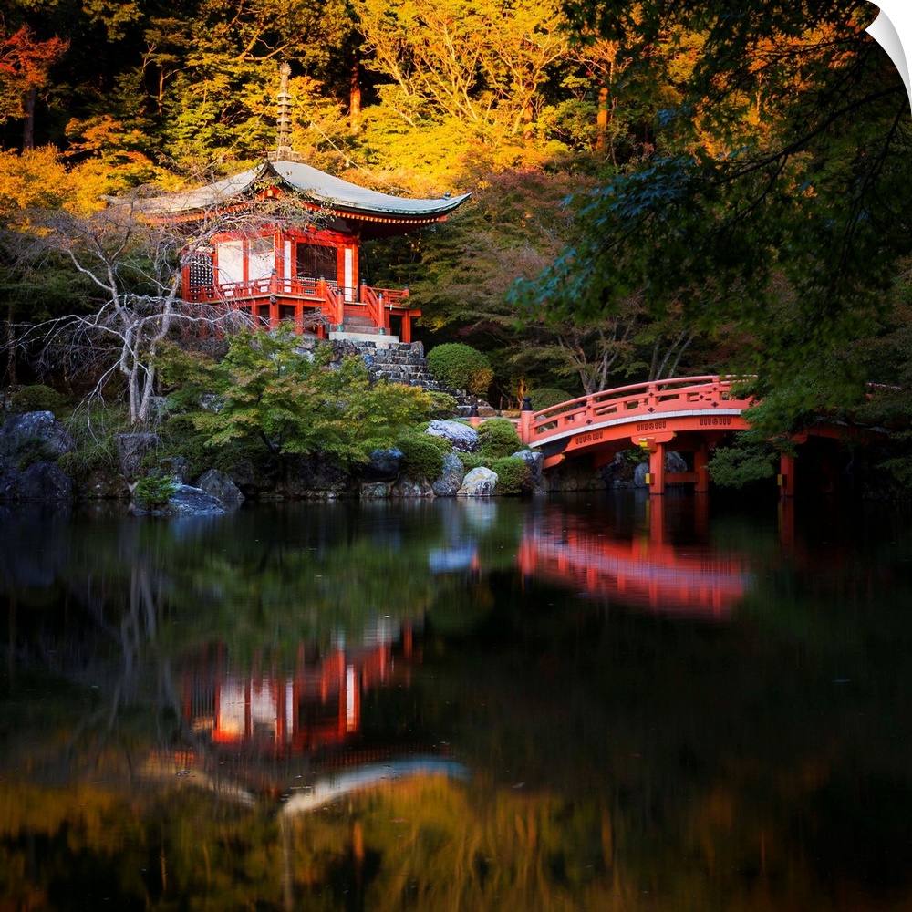 Japan, Kansai, Kyoto, Daigo Ji temple in eastern Kyoto at sunset.