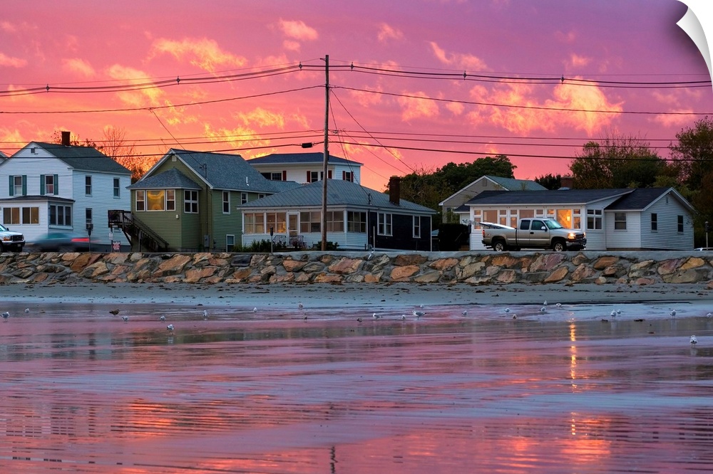 Maine, Cape Neddick, Houses at sunset along the Long Sands Beach