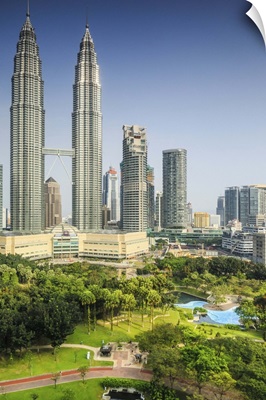 Malaysia, Kuala Lumpur, Petronas Towers and KLCC Kuala Lumpur City Centre