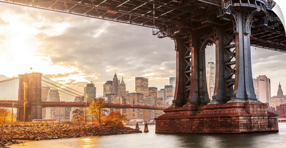 USA, New York City, East River, Manhattan, Lower Manhattan, Manhattan Bridge, Manhattan Bridge pylon, Brooklyn Bridge and ...