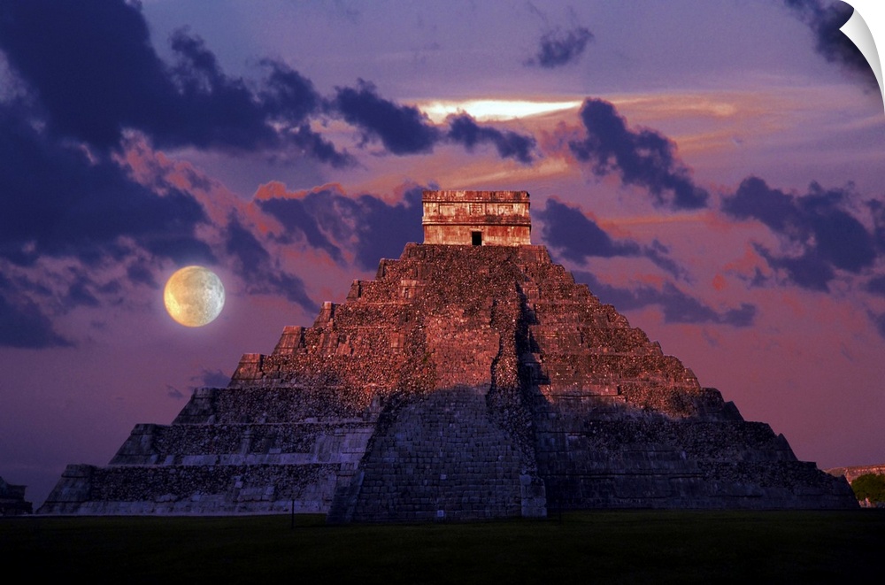 Mexico, Yucatan, Chichen Itza, Mayan archaeological site.
