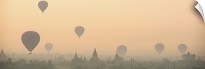 Myanmar, Mandalay, Bagan, Hot air balloons over the ruins of Bagan in the early morning