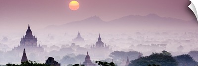 Myanmar, Mandalay, Bagan, Sunrise over the ruins of Bagan