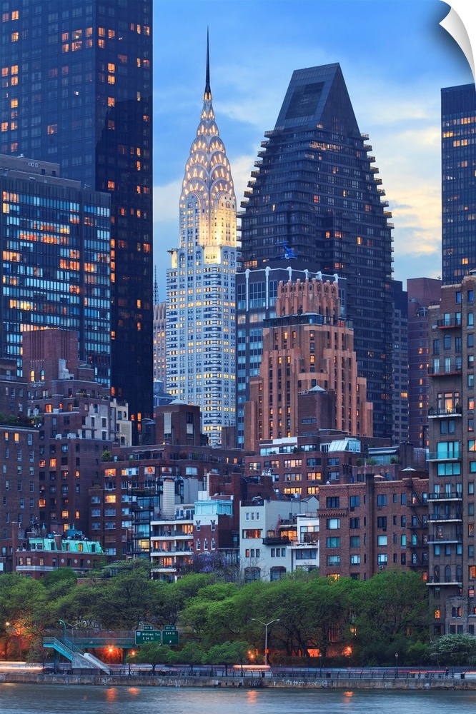USA, New York City, Manhattan, Midtown, Chrysler Building, View towards Manhattan at dusk from Roosevelt Island.