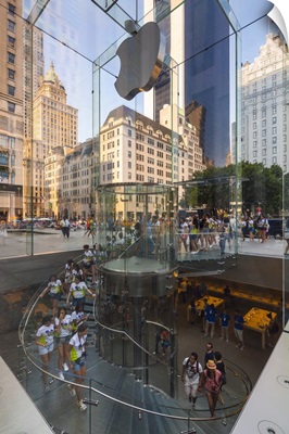 New York City, Manhattan, Apple Store on 59 Street and Fifth Avenue