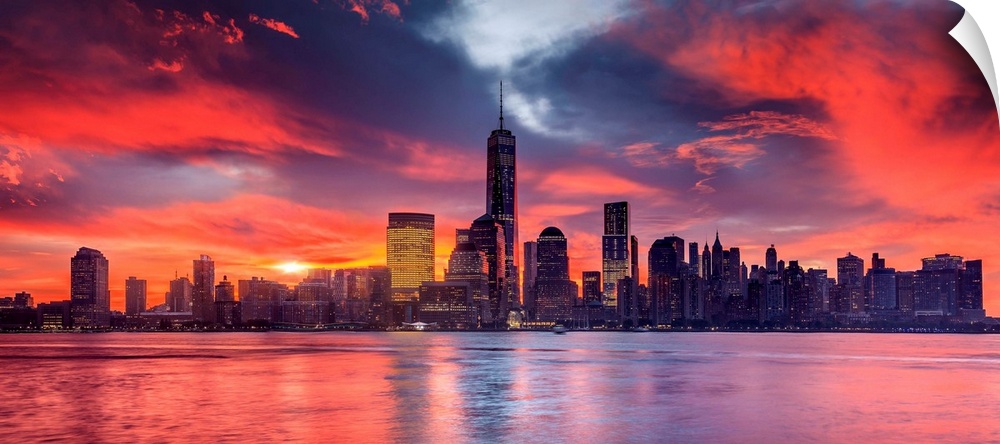 USA, New York City, Manhattan, Lower Manhattan, One World Trade Center, Freedom Tower, View towards Lower Manhattan skylin...