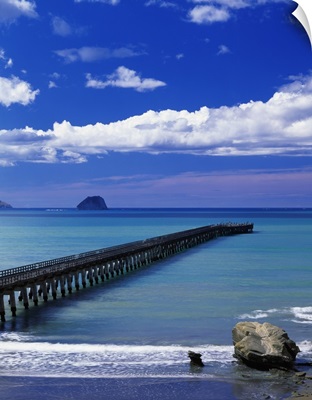 New Zealand, North Island, East CoaSt. Tologa Bay, the longest pier in New Zealand