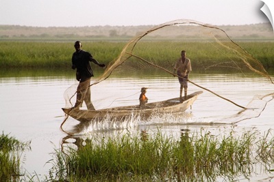 Niger, Niamey, Niger river, Labezanga (border with Mali), fishermen