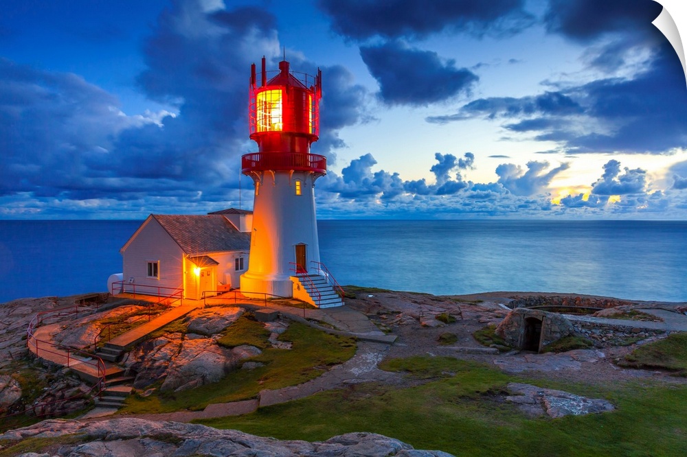 Norway, Vest-Agder, Scandinavia, Lindesnes, Lindesnes Fyr Lighthouse at sunset.