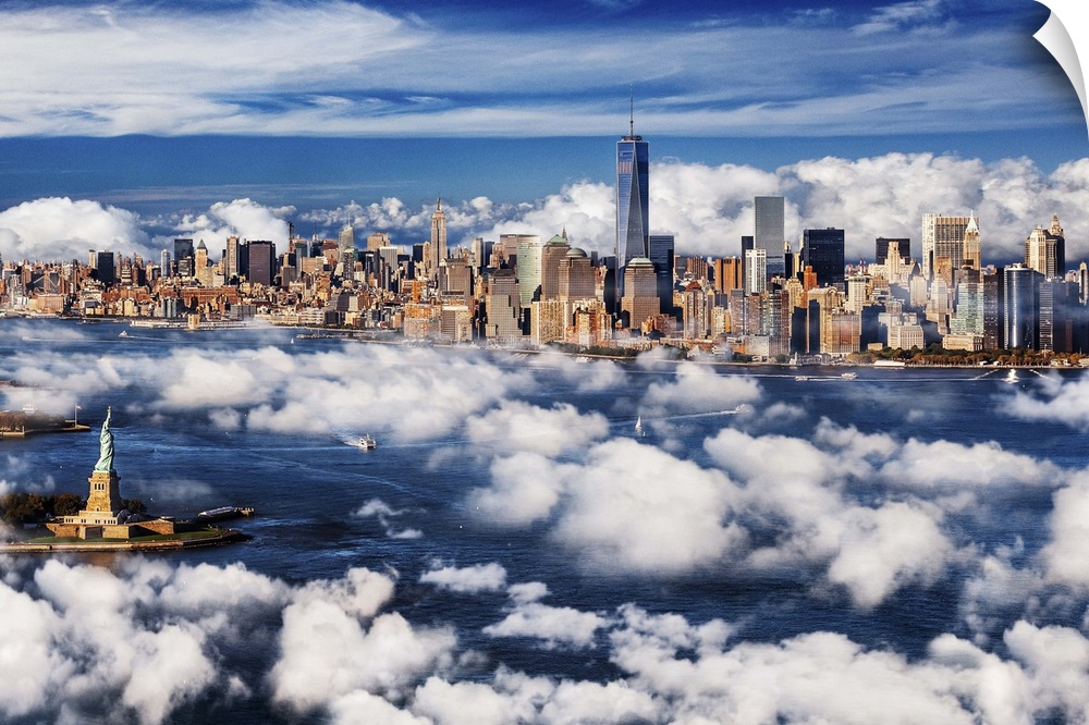 USA, New York City, Manhattan, Lower Manhattan, Manhattan skyline with Freedom Tower and the Statue of Liberty.