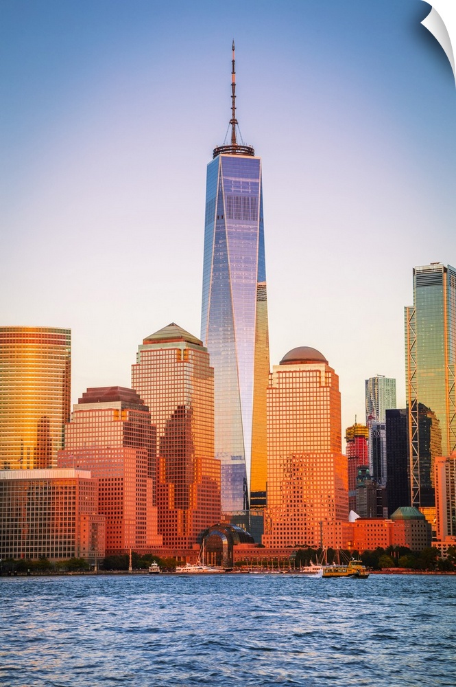 USA, New York City, Manhattan, Lower Manhattan, One World Trade Center, Freedom Tower, View from New Jersey towards Lower ...
