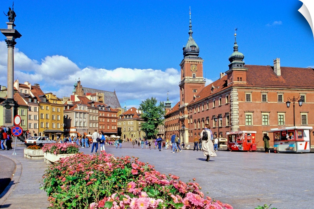 Poland, Polska, Mazowieckie, Warsaw, Warszawa, Plac Zamkowy (Castle Square) and Royal Castle
