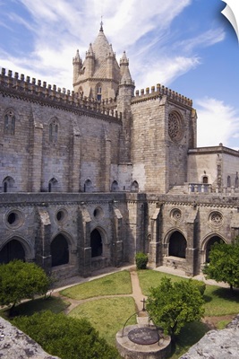 Portugal, Evora, evora, Cathedral la Se, the cloister and rear view of the cathedral