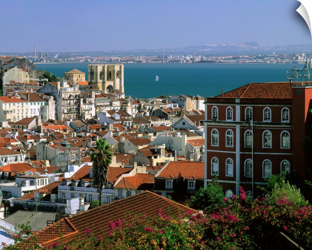 Portugal, Lisbon, historical center, cathedral Se Patriarcal, Tejo river